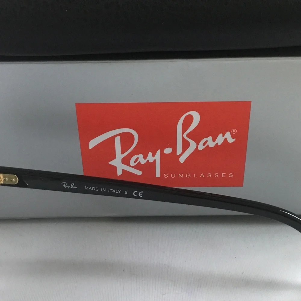 Ray-Ban Men’s Clubmaster Sunglasses - Black/Gold with Green Lenses